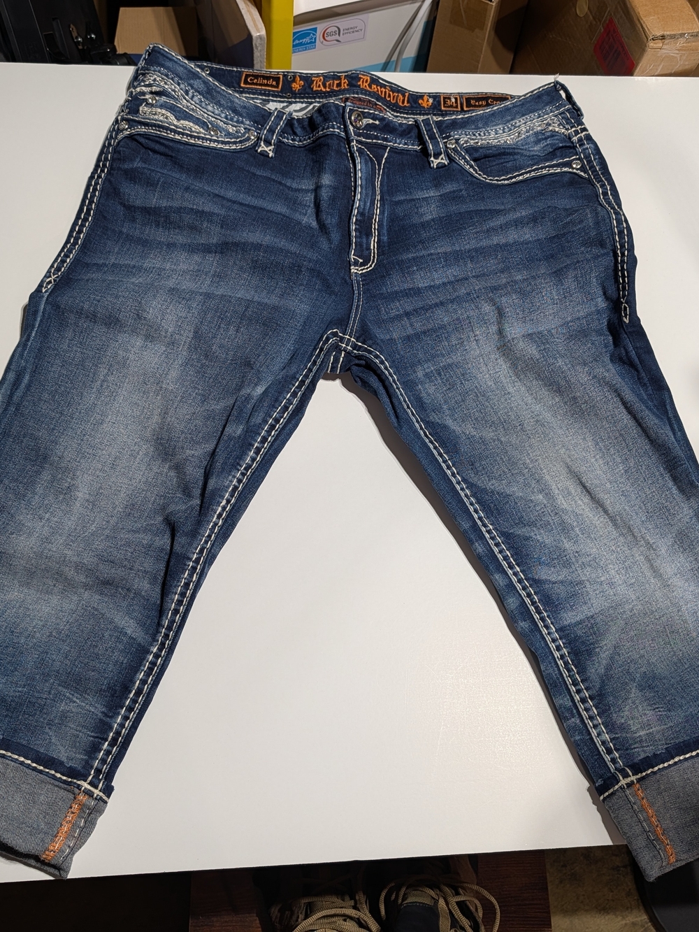 Rock Revival Celinda Capri Jeans Women's 34 Cuffed Stretch Contrast Stitch Y2K - Picture 2 of 3
